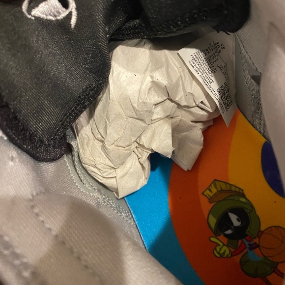 Brand new Lebrun James XVIII Low! Space Jam Edition sz 10.5 - Picture 13 of 14